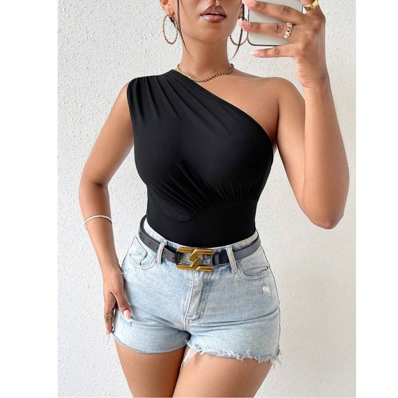 Black Ruched Asymmetrical Slim Fit One Shoulder Top - Picture 7 of 9